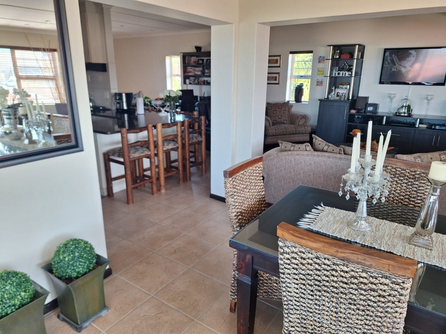 4 Bedroom Property for Sale in Wavecrest Eastern Cape